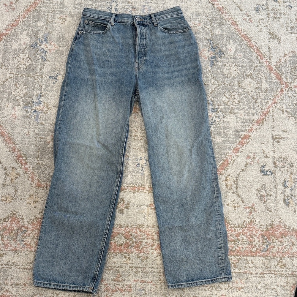 Everlane Women’s Straight Jeans in Light Blue - Picture 2 of 5
